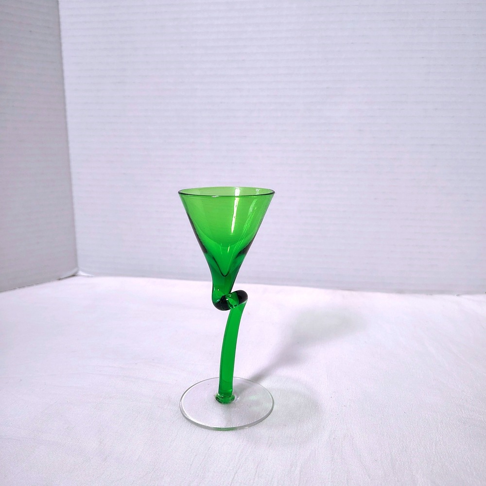 Green Art Glass Martini (Cordial) Shot Glass‎ with Unique Twisted Stem Barware - Picture 2 of 7